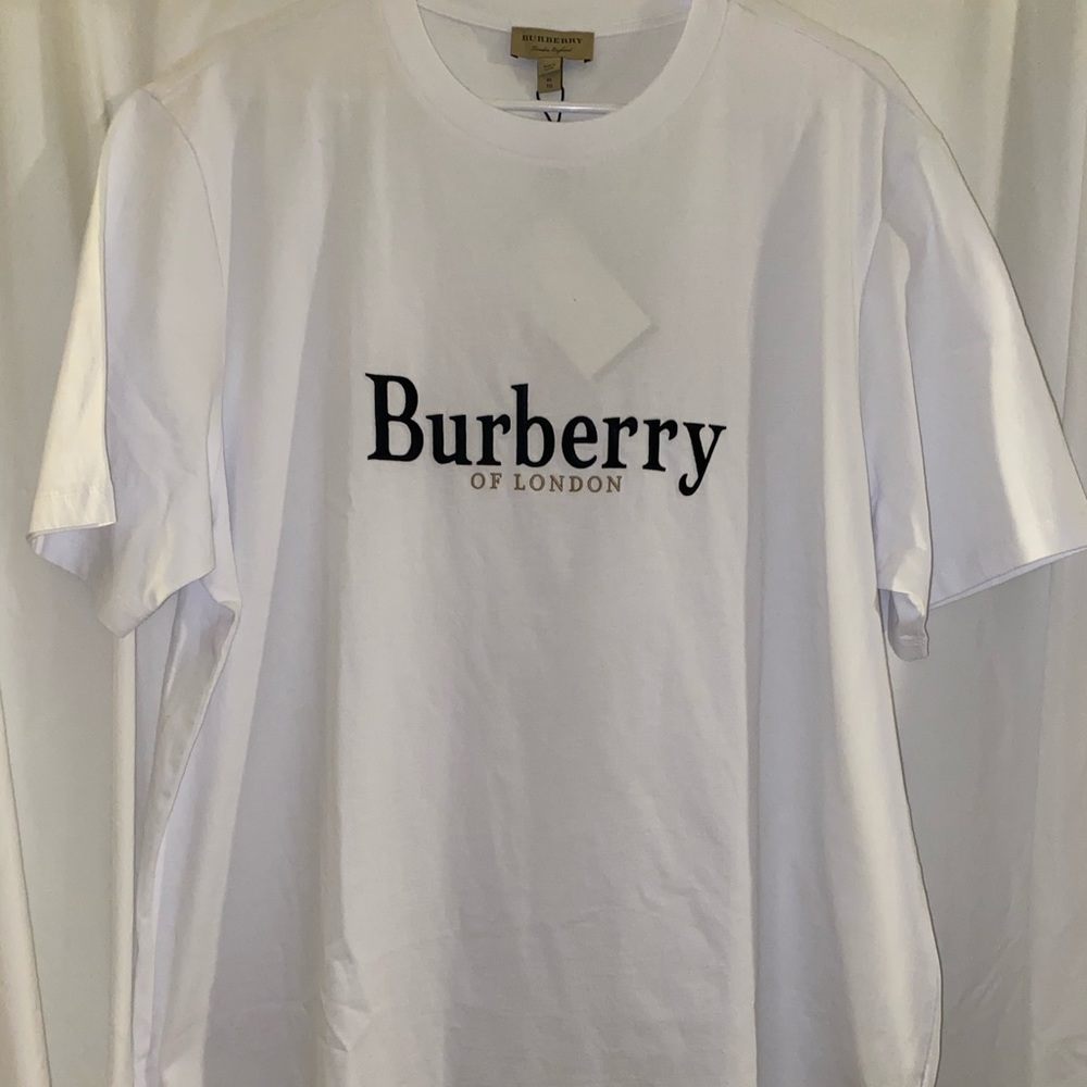 BNWT BURBERRY T-Shirt